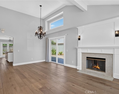 30045 Topsail - Photo Thumbnail 2