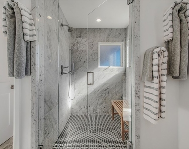 317 E Bay Front - Photo Thumbnail 26