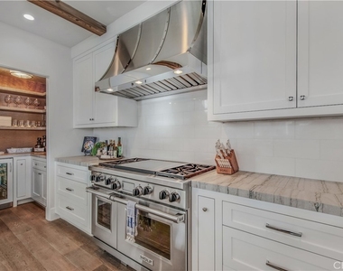 317 E Bay Front - Photo Thumbnail 12
