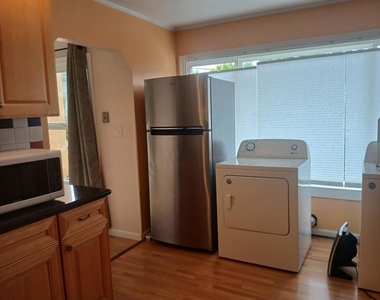 411 San Carlos Avenue - Photo Thumbnail 7