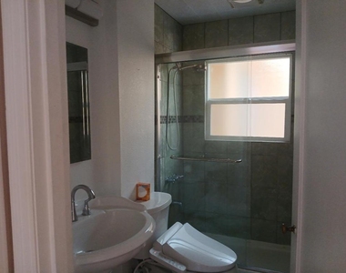 411 San Carlos Avenue - Photo Thumbnail 11