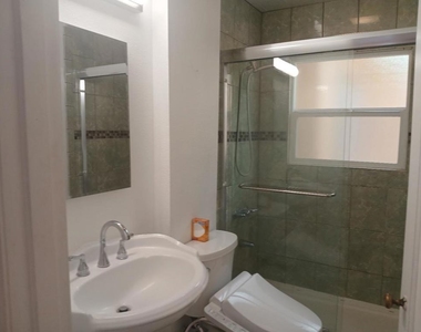 411 San Carlos Avenue - Photo Thumbnail 10