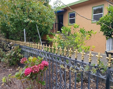 411 San Carlos Avenue - Photo Thumbnail 2
