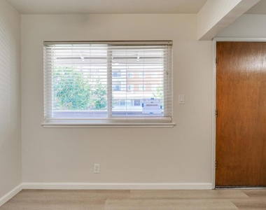 3569 Agate Dr - Photo Thumbnail 9