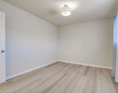 3569 Agate Dr - Photo Thumbnail 16