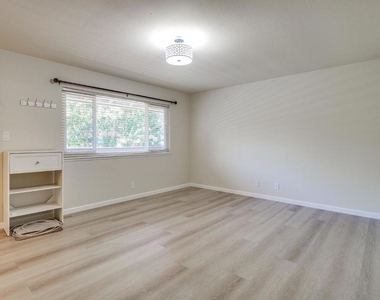 3569 Agate Dr - Photo Thumbnail 2