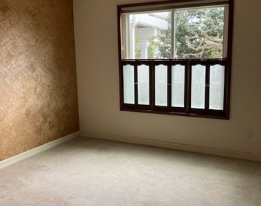 24736 Meridian Drive - Photo Thumbnail 9