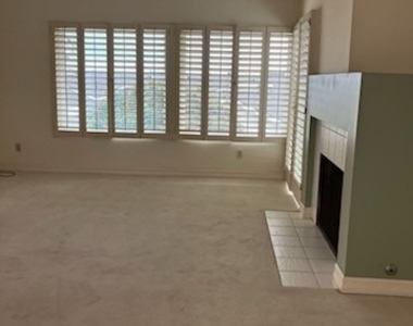 24736 Meridian Drive - Photo Thumbnail 8