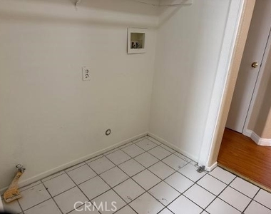 7298 Santa Barbara Court - Photo Thumbnail 9
