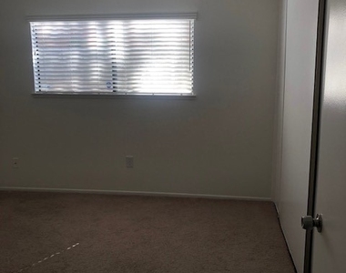 11594 Poplar Street - Photo Thumbnail 14