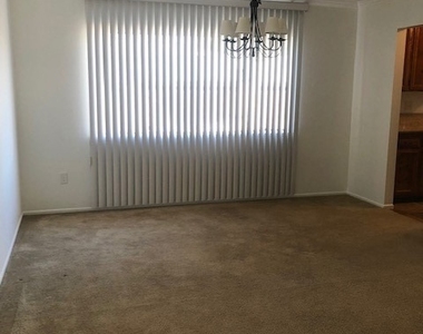 11594 Poplar Street - Photo Thumbnail 3