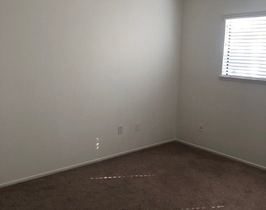 11594 Poplar Street - Photo Thumbnail 15