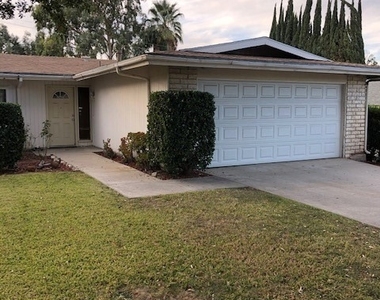 11594 Poplar Street - Photo Thumbnail 1