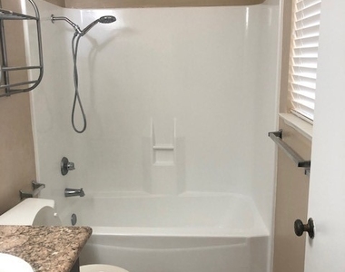 11594 Poplar Street - Photo Thumbnail 9