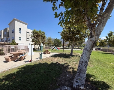 5344 N Alumni - Photo Thumbnail 23