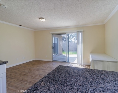 25429 Hemlock Ave - Photo Thumbnail 14