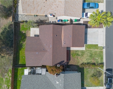 25429 Hemlock Ave - Photo Thumbnail 4