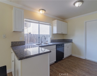 25429 Hemlock Ave - Photo Thumbnail 12