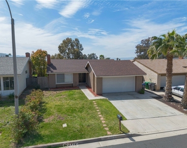 25429 Hemlock Ave - Photo Thumbnail 1
