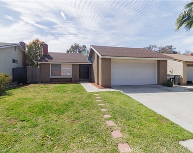 25429 Hemlock Ave - Photo Thumbnail 5