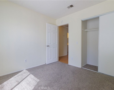 25429 Hemlock Ave - Photo Thumbnail 20