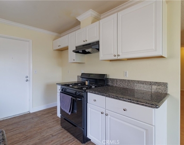 25429 Hemlock Ave - Photo Thumbnail 13