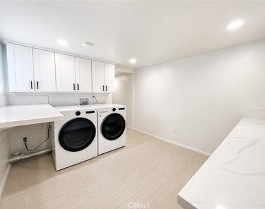 26195 Beaumont Avenue - Photo Thumbnail 20