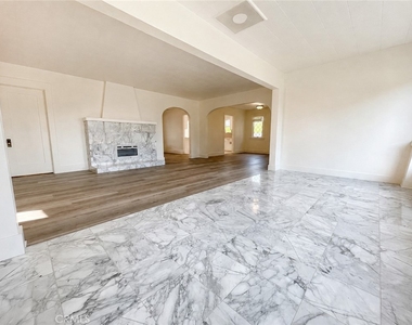 26195 Beaumont Avenue - Photo Thumbnail 3