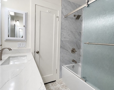 26195 Beaumont Avenue - Photo Thumbnail 12