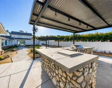 26195 Beaumont Avenue - Photo Thumbnail 22