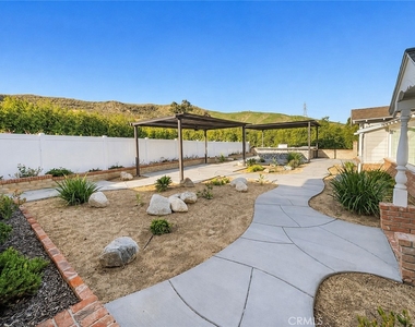 26195 Beaumont Avenue - Photo Thumbnail 24