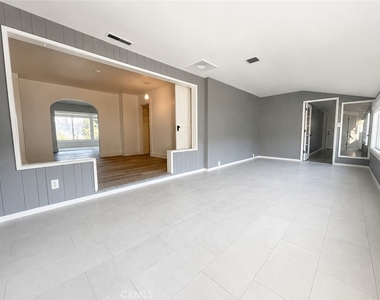 26195 Beaumont Avenue - Photo Thumbnail 8