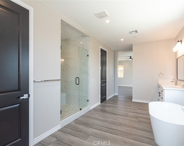 1751 Duncan - Photo Thumbnail 19