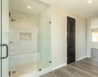 1751 Duncan - Photo Thumbnail 20