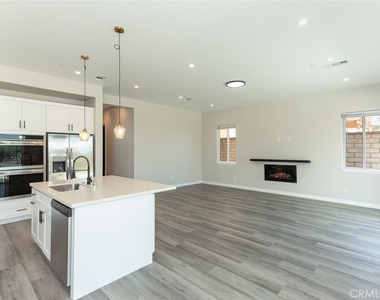 1751 Duncan - Photo Thumbnail 6