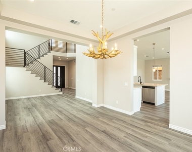 1751 Duncan - Photo Thumbnail 5