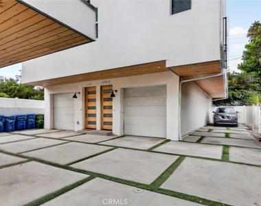 10853 Otsego Street - Photo Thumbnail 6