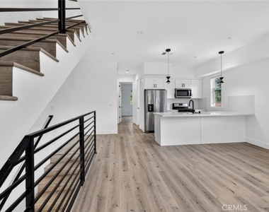 10853 Otsego Street - Photo Thumbnail 16
