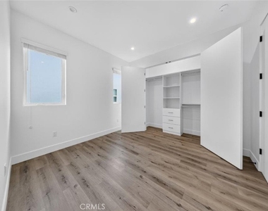 10853 Otsego Street - Photo Thumbnail 27