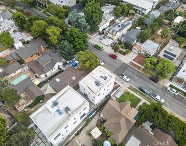 10853 Otsego Street - Photo Thumbnail 4