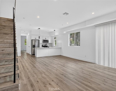 10853 Otsego Street - Photo Thumbnail 17