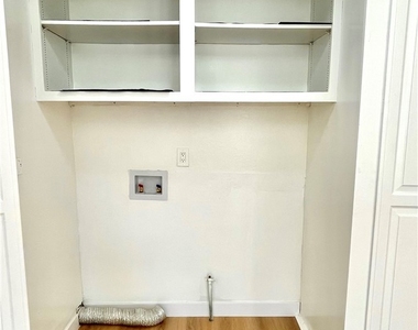11652 Faculty Dr - Photo Thumbnail 5