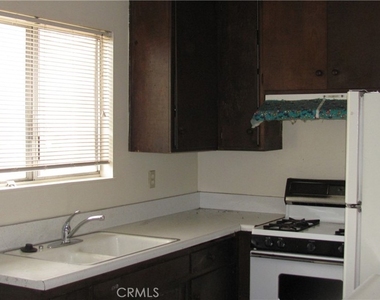 761 Upton Drive - Photo Thumbnail 2