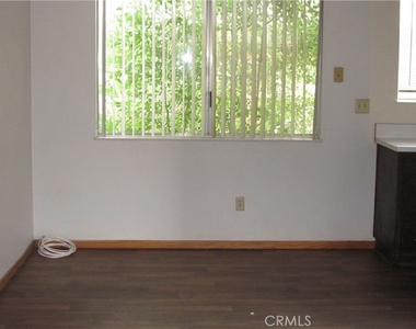 761 Upton Drive - Photo Thumbnail 3