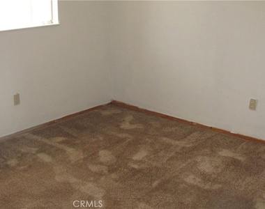 761 Upton Drive - Photo Thumbnail 8