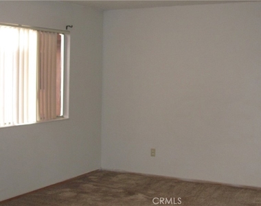 761 Upton Drive - Photo Thumbnail 4