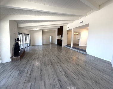 16371 Chella Drive - Photo Thumbnail 13