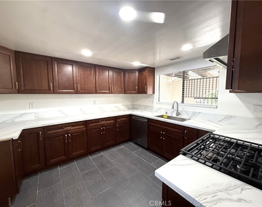 16371 Chella Drive - Photo Thumbnail 9