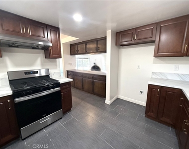 16371 Chella Drive - Photo Thumbnail 8
