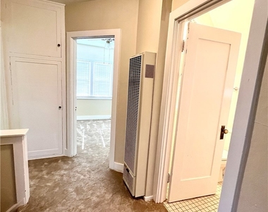 180 W 9th Street - Photo Thumbnail 9